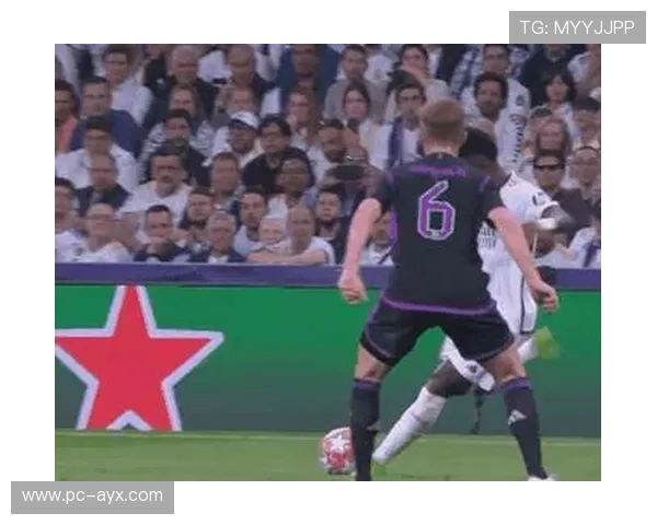 诺伊尔关键扑救化解单刀,35岁门神再证世界级水准 诺伊尔关键扑救化解单刀,35岁门神再证世界级水准