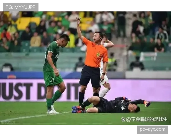 评论:裁判尺度不一?次回合多场关键判罚引发主帅不满